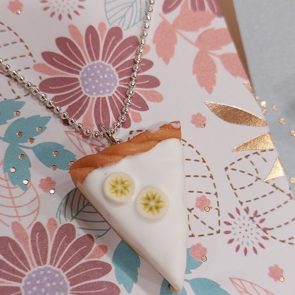 Banana Cream Pie Handmade Jewelry Set - Picture 4 of 6